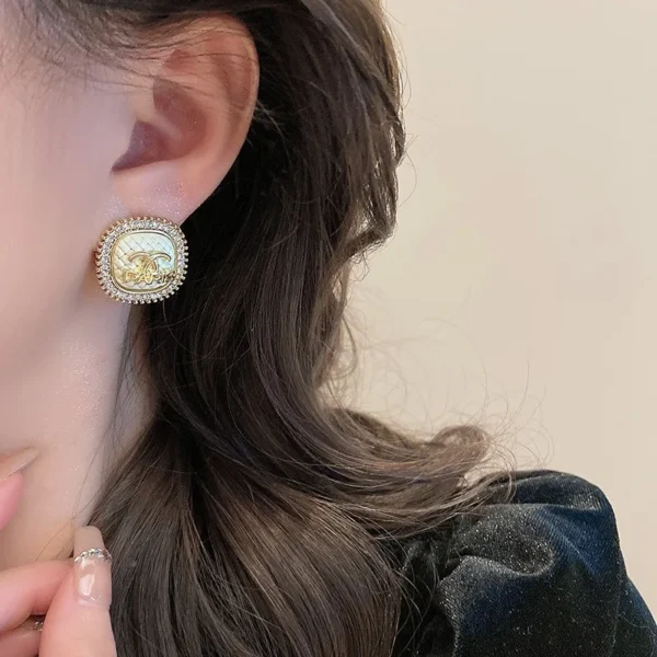 Light luxury block letter earrings set with sparkling zircon earrings fashionable retro earrings accessories jewelry gifts - Image 3