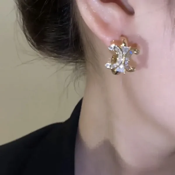 2025 New Exquisite Luxury Inlaid Zircon Letter C Earrings Fashion Letter Earrings Accessories Jewelry Gifts - Image 2