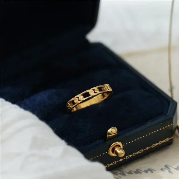 Vintage French Hollow Chain Twist Ring Women's Fashion Personality Party Ring Simple Titanium Steel Jewelry 18K Gold Plated - Image 3