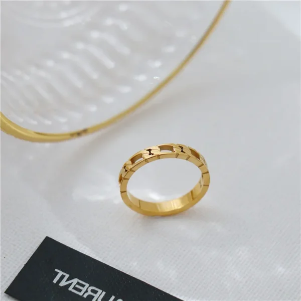 Vintage French Hollow Chain Twist Ring Women's Fashion Personality Party Ring Simple Titanium Steel Jewelry 18K Gold Plated - Image 2