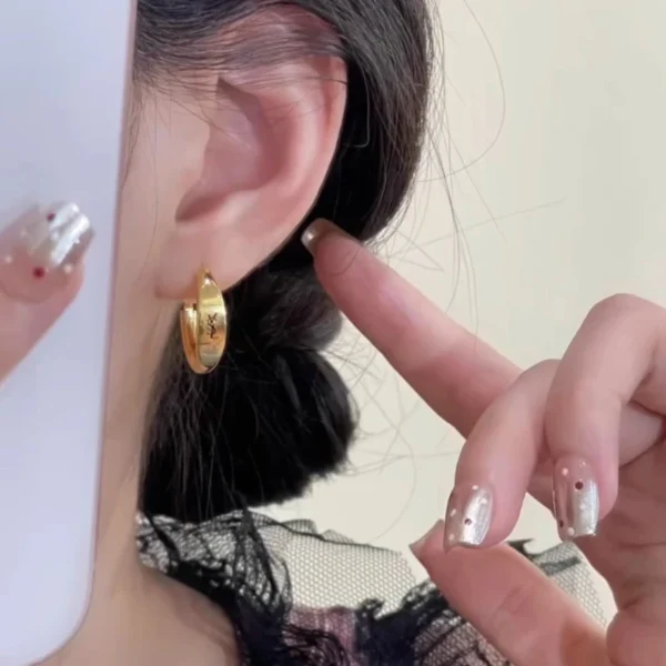 2025 Explosive Ins Wind letter earrings, gold fashionable design earrings,, Explosive minimalist style earrings with buckle, ear - Image 4