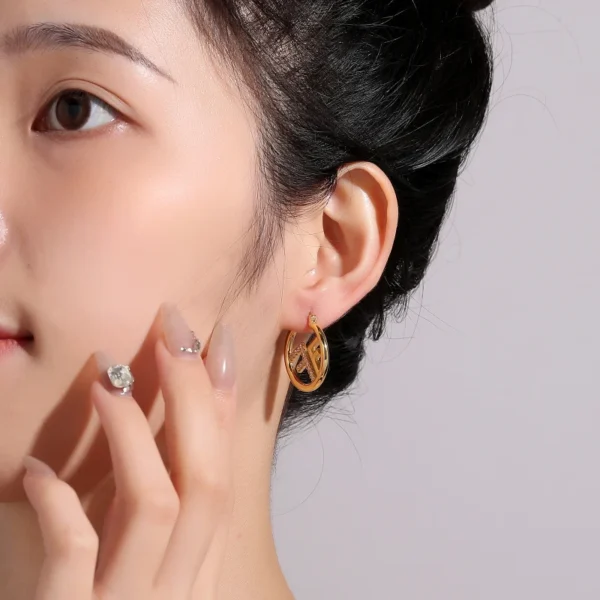 New design, light luxury and fashionable English letter F earrings, high-end and elegant temperament, simple earrings for women - zinifashion 36 - Image 2