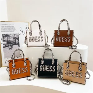 Chic Minimalist Messenger Bag for Women Vintage Leather Crossbody Handbag Luxury Tote Designer Purse Elegant Large Capacity