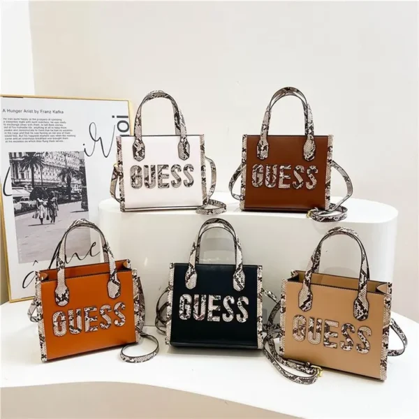 Chic Minimalist Messenger Bag for Women Vintage Leather Crossbody Handbag Luxury Tote Designer Purse Elegant Large Capacity