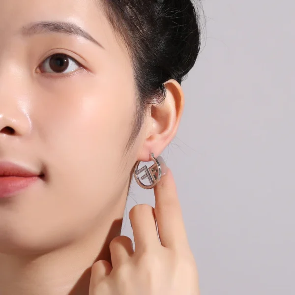 New design, light luxury and fashionable English letter F earrings, high-end and elegant temperament, simple earrings for women - zinifashion 36 - Image 3