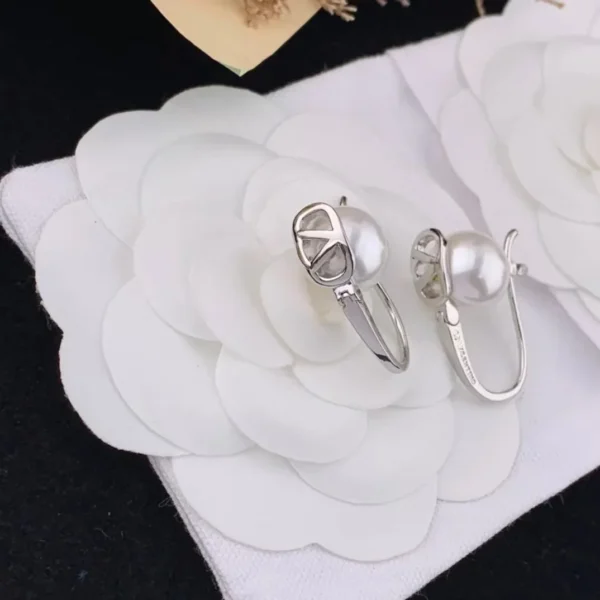 Fashionable Luxury Pearl Embellished Letter Earrings Commuting Style Oval Stone Pendant Pearl Letter Earring Brass Material Earr - zinifashion 36 - Image 2