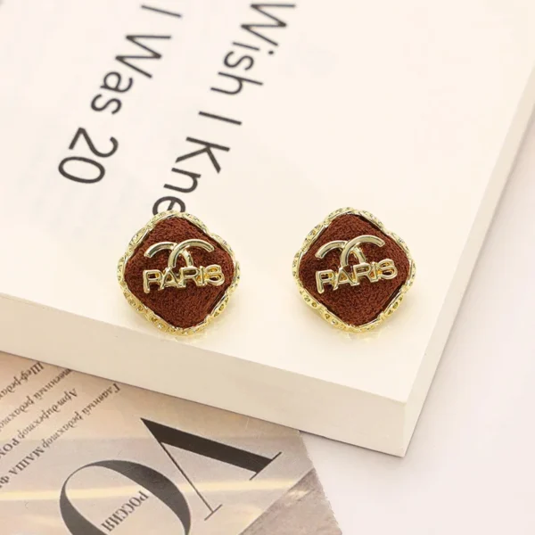 Vintage letter women's earrings, fashionable jewelry, French geometric square earrings, light luxury party accessories - zinifashion 36 - Image 5