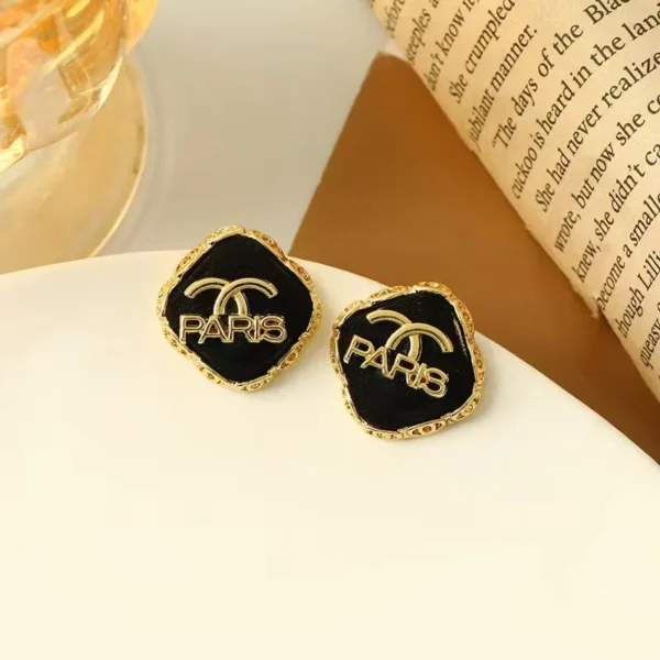 Vintage letter women's earrings, fashionable jewelry, French geometric square earrings, light luxury party accessories - zinifashion 36 - Image 2