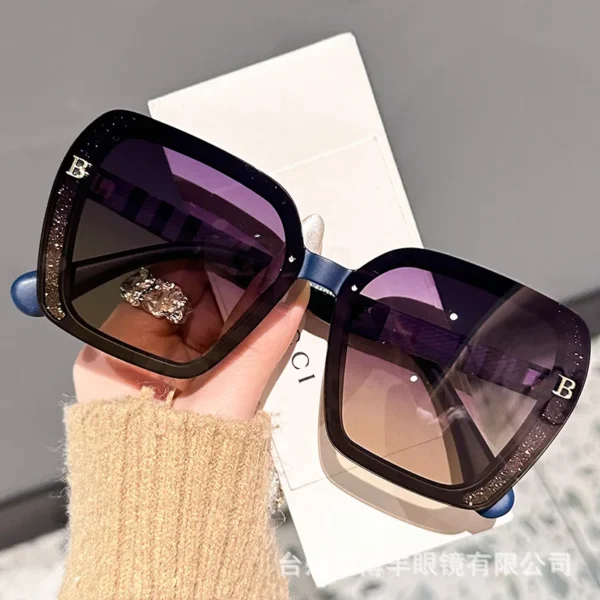 2025 new letter plaid glasses legs polarized high definition sunglasses women's light luxury high quality large frame sunglasses . - Image 4