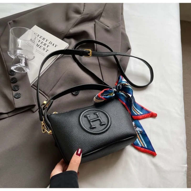 Women's Classic High-Class Design Bag - Small Square Bag with Lychee Pattern Zipper for Shoulder Cross-Body: Factory Seconds/Rejects – Refurbished – Never Used (Brand New)