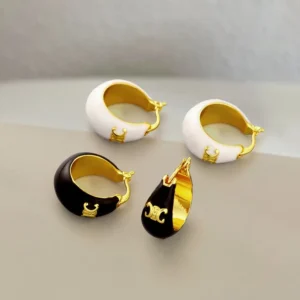 New small fragrant style ear buckle, French temperament painting oil jewellery, exquisite vintage Internet celebrity style: Factory Seconds/Rejects – Refurbished – Never Used (Brand New)