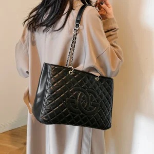 Classic Retro Chain Strap Messenger Bag Women's Luxury Textured Leather Handbag Paris Fashion Zipper Shoulder Bag: Factory Seconds/Rejects – Refurbished – Never Used (Brand New)