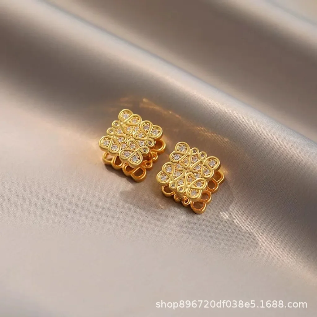 Luxurious French Style Diamond Embedded Geometric Hollow out Earrings Unique Design Sensation High End Vintage Atmosphere: Factory Seconds/Rejects – Refurbished – Never Used (Brand New) - Image 2