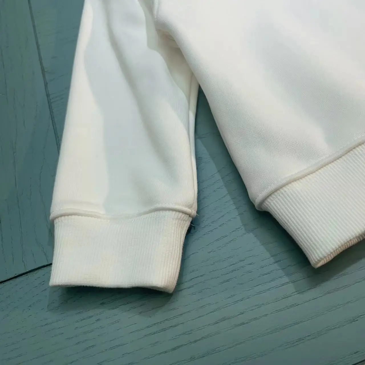 Boys Brand AIGNER' long sleeved shirt, spring and autumn warm pullover, letter printed fashionable hot selling boys' clothing: Factory Seconds/Rejects – Refurbished – Never Used (Brand New) - Image 3